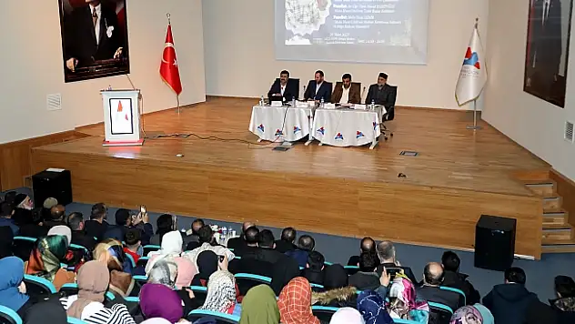 AİÇÜ'de Molla Musa Celâlî ve İlmî Çalışmaları Paneli Gerçekleştirildi