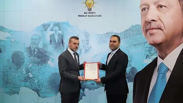 AK Parti Eleşkirt İlçe Başkanı Taner Kazak oldu