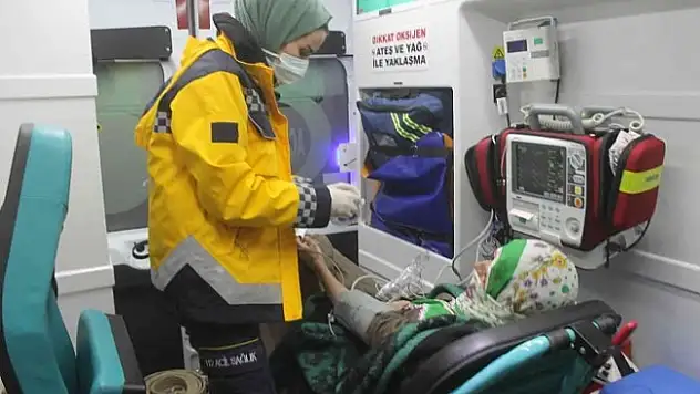 Hamur'da hastalanan anne ve bebeğine sağlık ekipleri yetişti