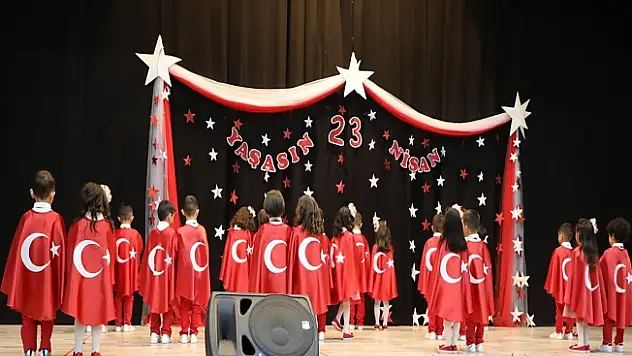 Ağrı'da 23 Nisan Programı Düzenlendi