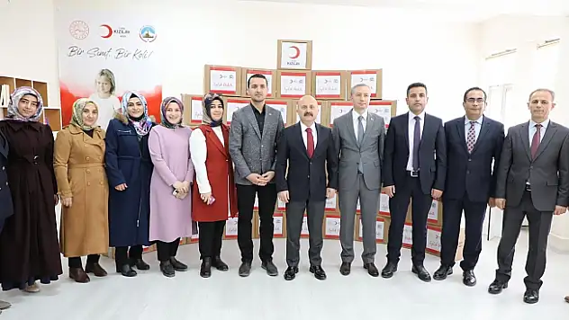 Ağrı'da iyilik kolileri ihtiyaç sahibi ailelere ulaştırılıyor