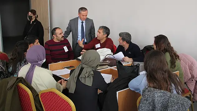 Ağrı'da öğretmenlere yönelik seminer eğitimleri yapıldı