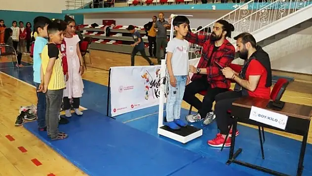 Ağrı'da Spora Yönlendirme Programı Devam Ediyor
