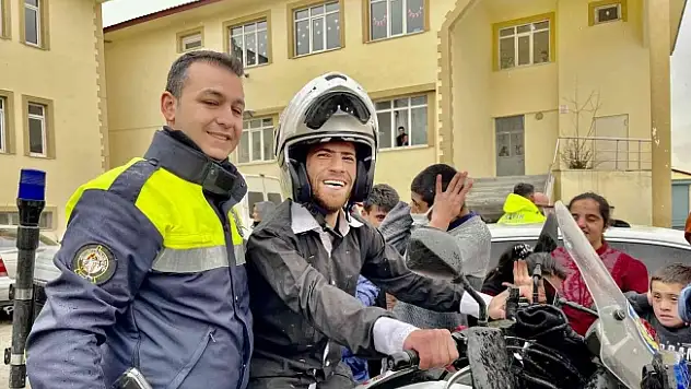 Ağrı'da Polisler özel çocuklarla bir araya geldi