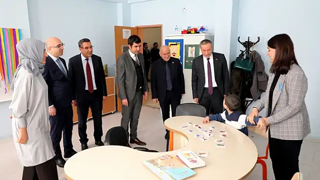 Ağrı'da Dünya Otizm Farkındalık Günü