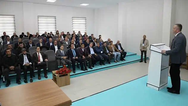 Ağrı'da okul ve kurum yöneticilerine mesleki gelişim seminerleri başladı