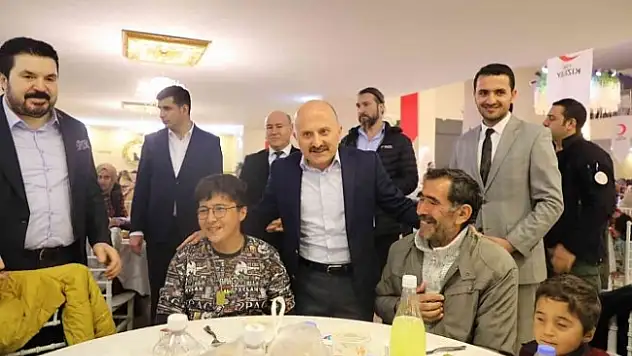 Türk Kızılay'ı Ağrı Şubesi iftar programı düzenledi