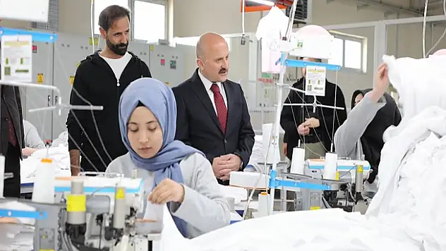 Ağrı Valisi, GESE Tekstil'i ziyaret etti