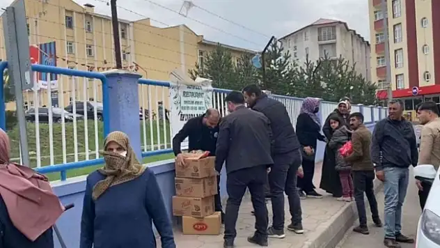 Ağrı Belediyesinin şeker dağıtımı sabote edildi!