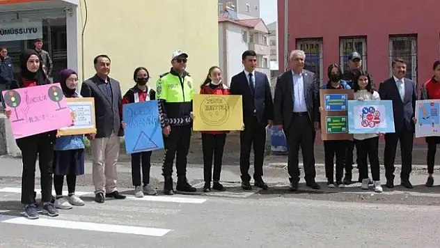 Eleşkirt'te Trafik Haftası Düzenlendi