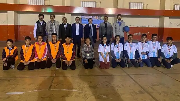 Taşlıçay'da golbol turnuvası düzenlendi