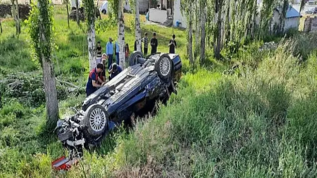 Ağrı'da Yoldan Çıkan Araç Takla Attı!