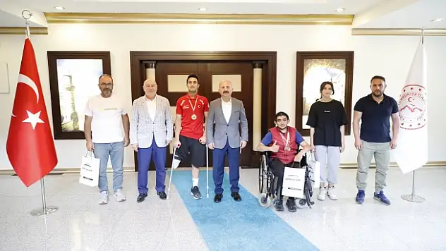 Ağrılı özel sporculardan Vali Varol'a ziyaret