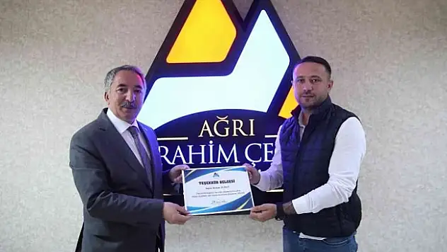 AİÇÜ'de personellere teşekkür belgesi