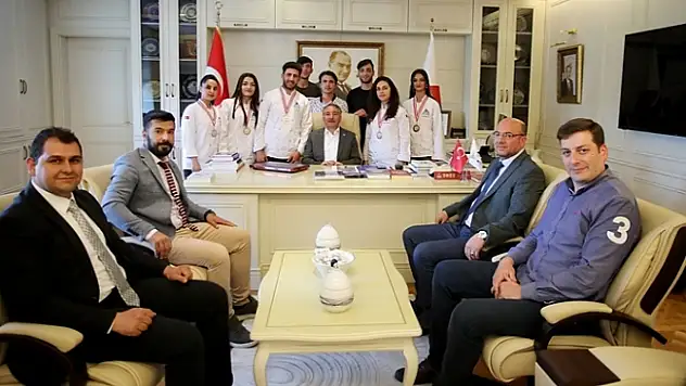 AİÇÜ Rektörü Prof. Dr. Karabulut, Geleceğin Aşçılarını Misafir Etti