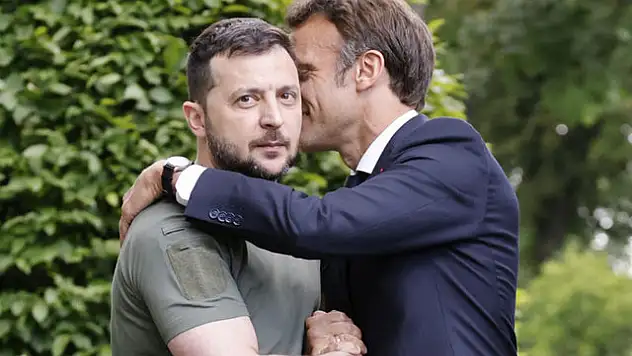 Macron ve Zelenskiy'nin bu kareleri gündem oldu