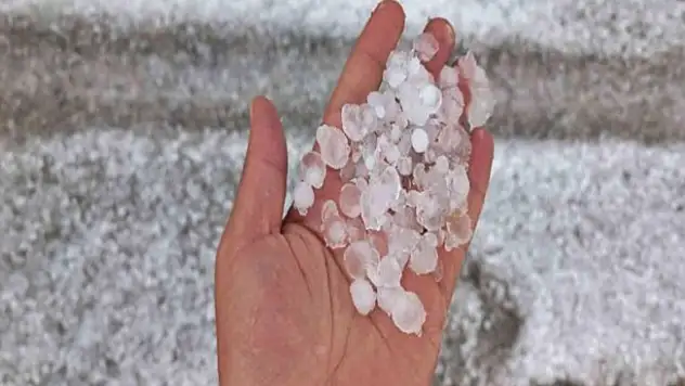 Taşlıçay'da Dolu Yağdı!