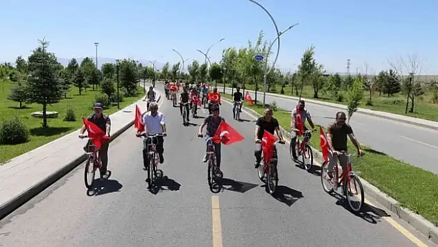 Ağrı'da bisiklet turu ve dağ tırmanışı