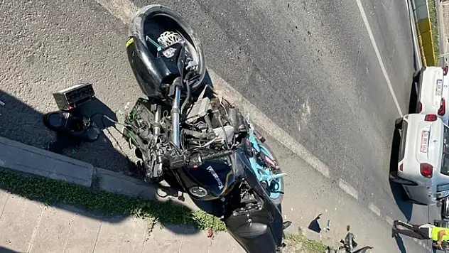 Ağrı'da motosiklet kazası: 3 yaralı