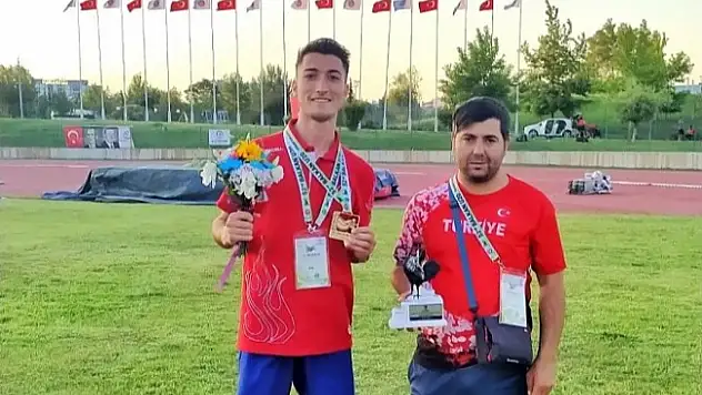 Ağrılı sporcu Ali Demir, Balkan Şampiyonu oldu