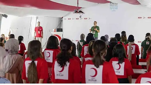 Heybeliada, yetim çocuklara kucak açtı