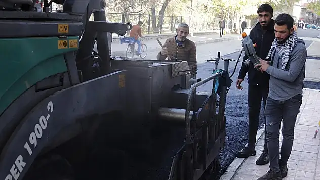 Ağrı Belediyesi durmaksızın çalışmaya devam ediyor