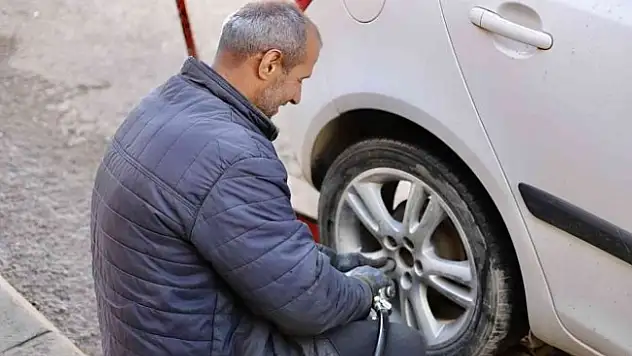 Ağrı'da kış lastiği hazırlıkları başladı