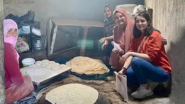 Ağrı'da öğretmenler, öğrencilere konuk oluyor