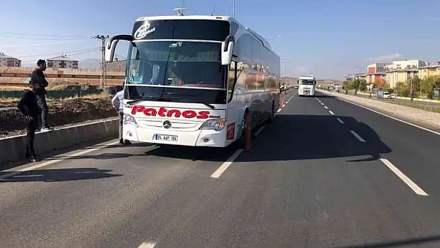 Ağrı'da trafik kazası: 20 yaşındaki genç yoğun bakıma alındı!