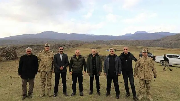 Ağrı Valisi Varol, Ağrı Dağı'nda yol açma çalışmalarını inceledi