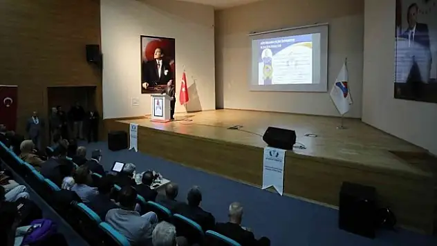 AİÇÜ'de 'AR-GE ve İnovasyon Konferansı' düzenlendi