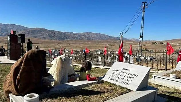 PKK'lı teröristlerin şehit ettiği 33 kişi anıldı