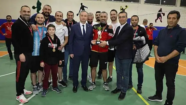 Ağrı'da öğretmenler arası spor turnuvaları tamamlandı