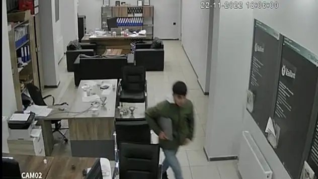 Ağrı'da bilgisayar çalan hırsız, güvenlik kameralarından kaçamadı!