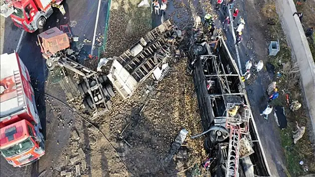 Tutak'ta Feci Trafik Kazası: 7 Ölü, 8 Yaralı!