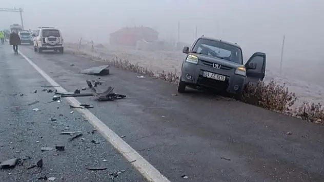 Ağrı'da trafik kazalarında 5 kişi yaralandı
