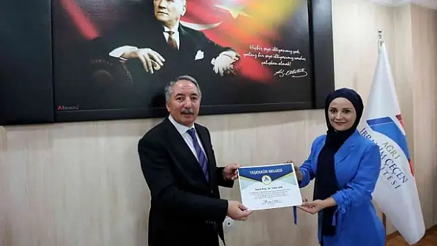 AİÇÜ'de başarılı projeler üreten personellere teşekkür belgesi verildi