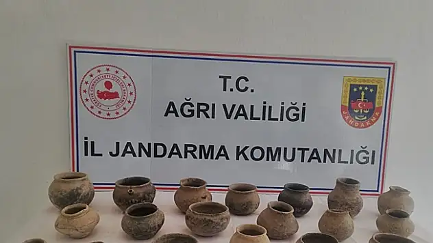 Diyadin'de 4 bin yıllık toprak çömlekler ele geçirildi