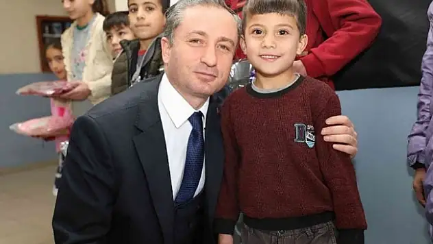 Hasan Kökrek, Tutak ve Patnos ilçelerini ziyaret etti