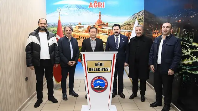 Tuzla Belediye Başkan'ı Şadi Yazıcı Ağrı'da
