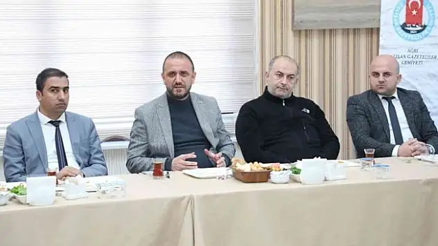 Ağrı'da Gazeteciler kahvaltıda bir araya geldi