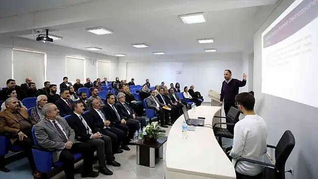 AİÇÜ'de kalite güvence sistemi değerlendirme toplantısı yapıldı