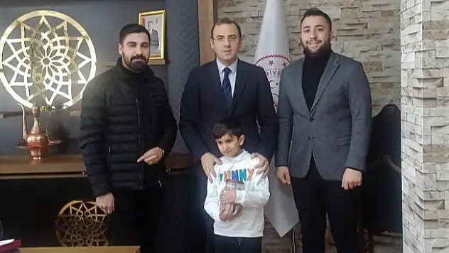 Ağrı'da bisiklet alacağı parasını AFAD'a bağışladı