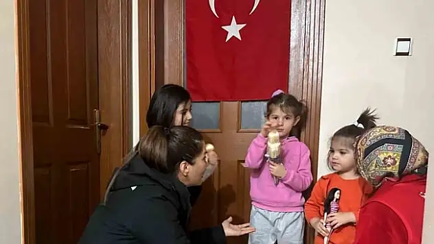 Ağrı'da depremzedelerin yaraları sarılıyor