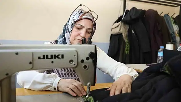 Ağrı'da üretilen uyku tulumları afet bölgesine gönderiliyor