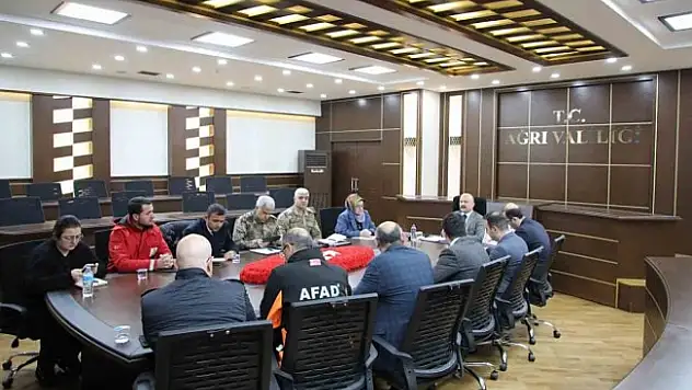 Ağrı'dan deprem bölgesine yardım ekipleri gönderildi