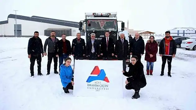 AİÇÜ'de toplanan yardım kolileri yola çıktı