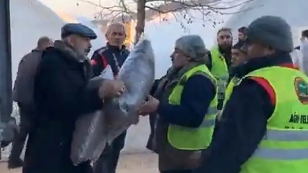 Cemal Kaya, depremzedeler için kolları sıvadı
