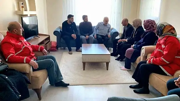 Doğubayazıt Kaymakamı, depremzede aileleri ziyaret etti