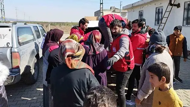 Türk Kızılay Diyadin Şubesi'nden deprem bölgesine yardım